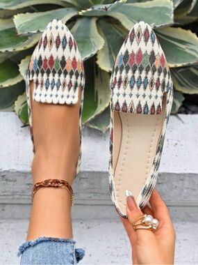 Vintage style Woven Diamond-Pattern Slip-On Loafers in Cream Multicolor